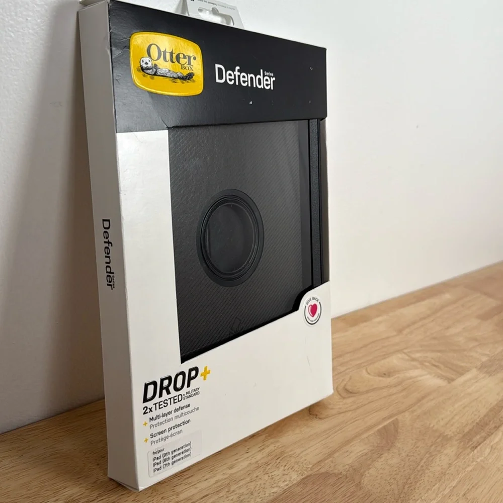 NEW OtterBox Black defender series Tablet Case with Adjustable Stand